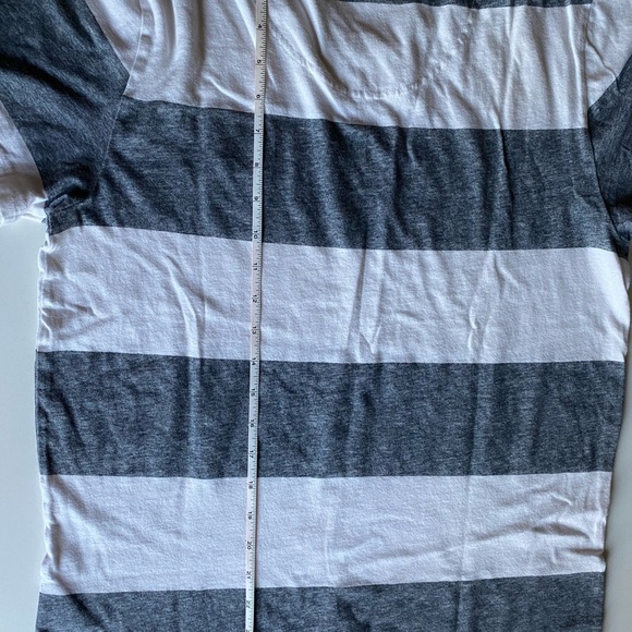 2 men’s t-shirts Hollister S Volcom M - Picture 12 of 15